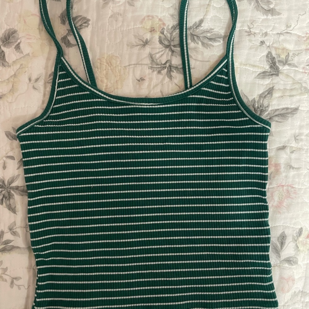 cropped tank top